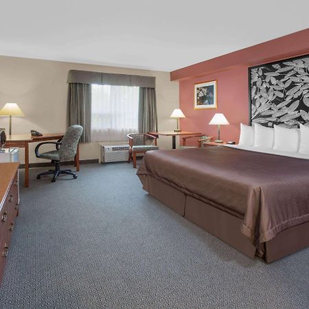 Super 8 By Wyndham Sault Ste Marie On Hotel Ngoại thất bức ảnh
