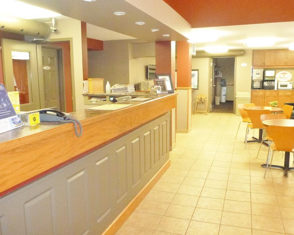 Super 8 By Wyndham Sault Ste Marie On Hotel Ngoại thất bức ảnh