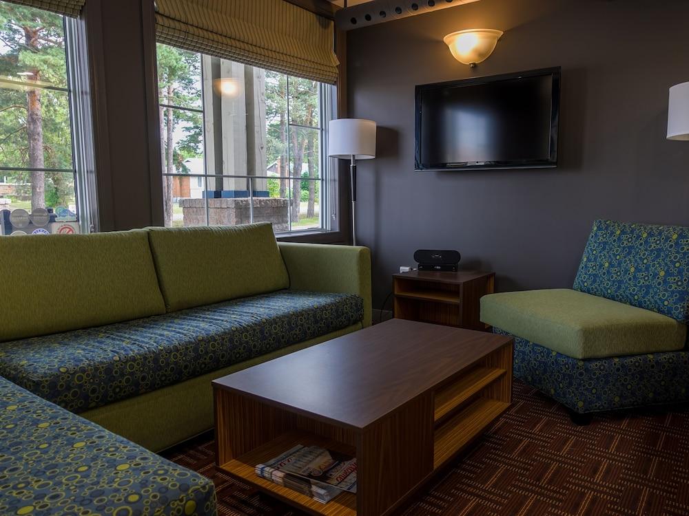 Super 8 By Wyndham Sault Ste Marie On Hotel Ngoại thất bức ảnh